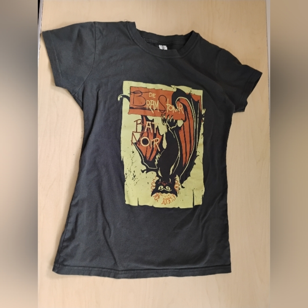 Bram Stoker Bat Noir Graphic Bat Print Black Tee Women's Size L (Fits M)